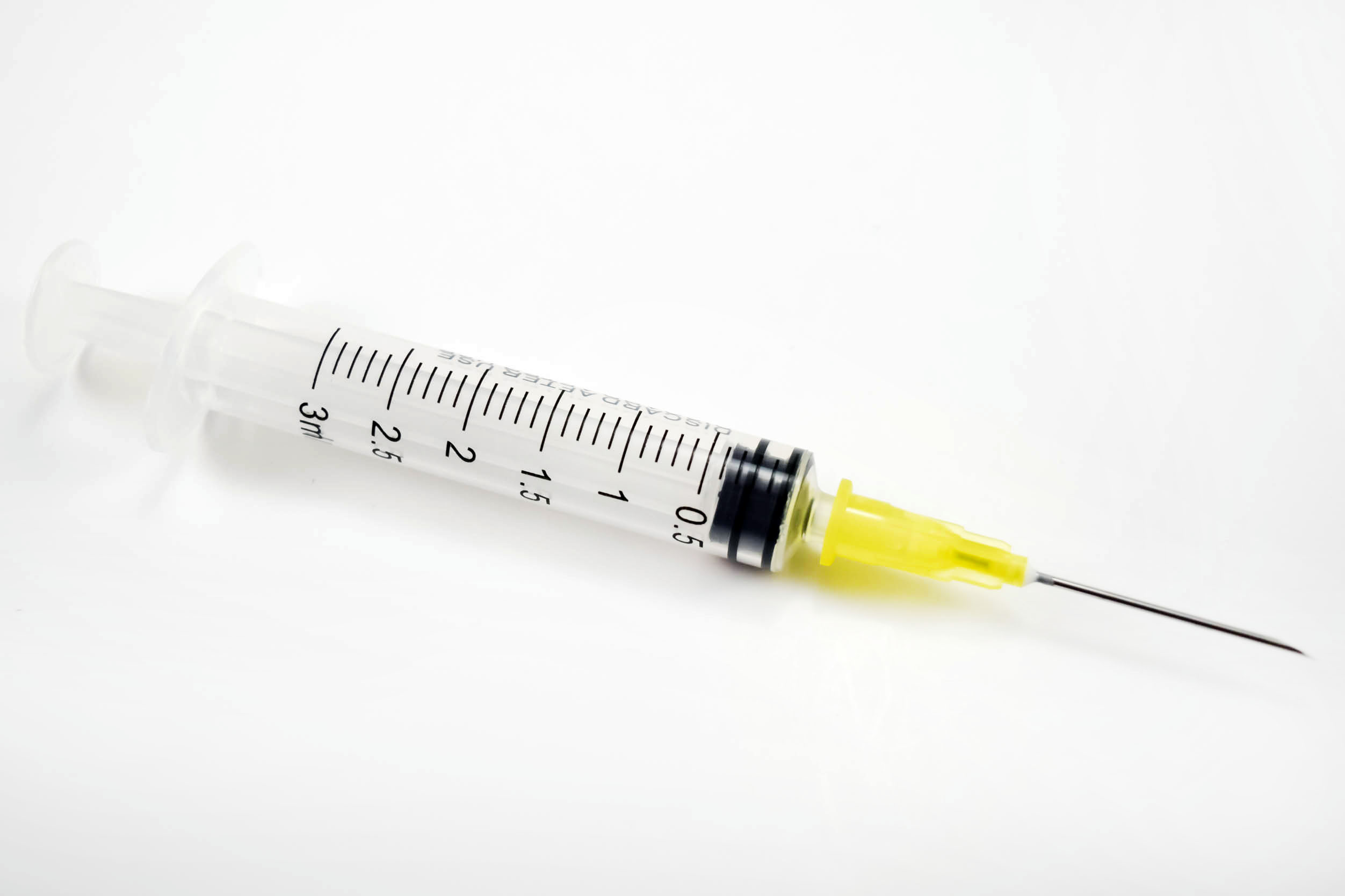 Quality Economy Brand Luer Lock Syringes with Attached Needle, Air